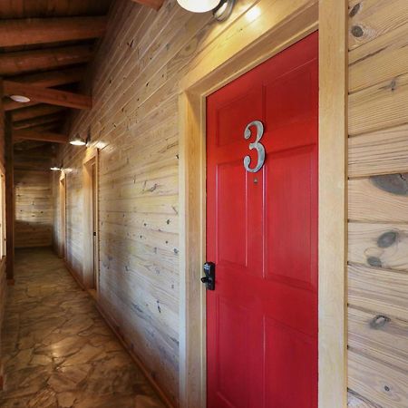 Wimberley Log Cabins Resort And Suites- Unit 3 Εξωτερικό φωτογραφία