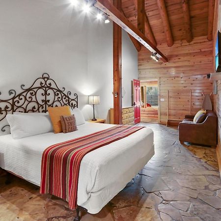Wimberley Log Cabins Resort And Suites- Unit 3 Εξωτερικό φωτογραφία
