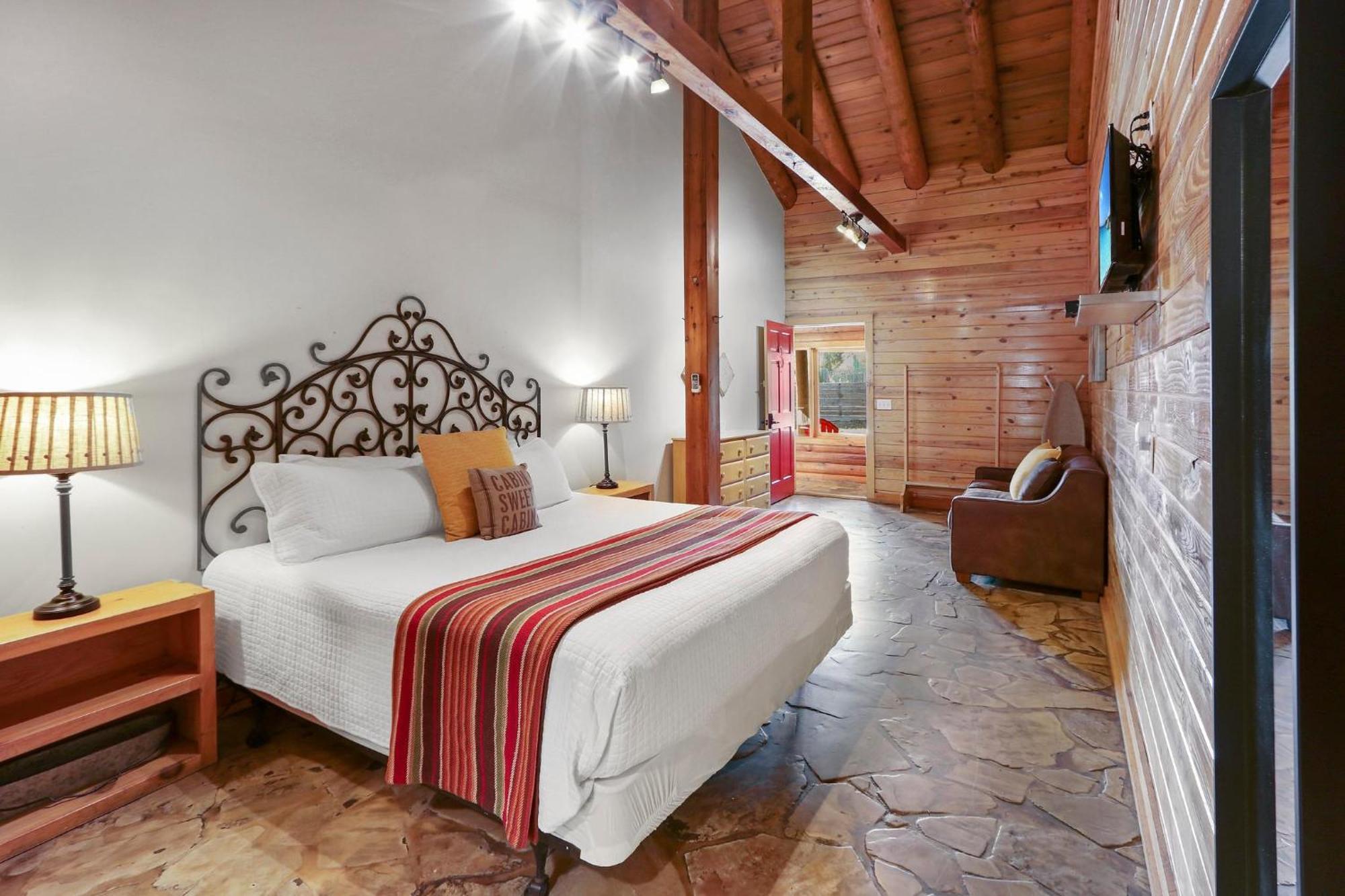 Wimberley Log Cabins Resort And Suites- Unit 3 Εξωτερικό φωτογραφία